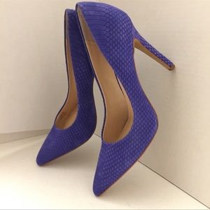 Vince Camuto Kain Exotic-Embossed Pointed Heels
